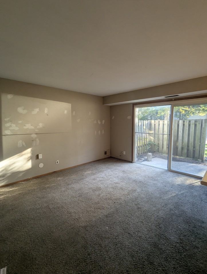3621 Kenbrooke Ct #1 - Photo 5 of 8