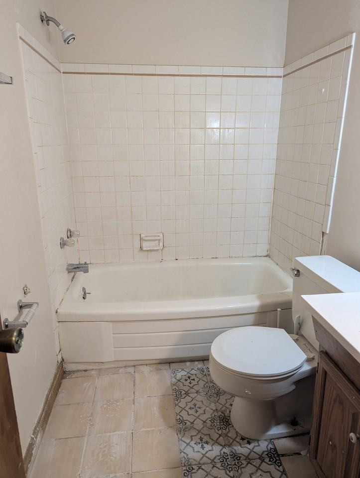 3621 Kenbrooke Ct #1 - Photo 7 of 8