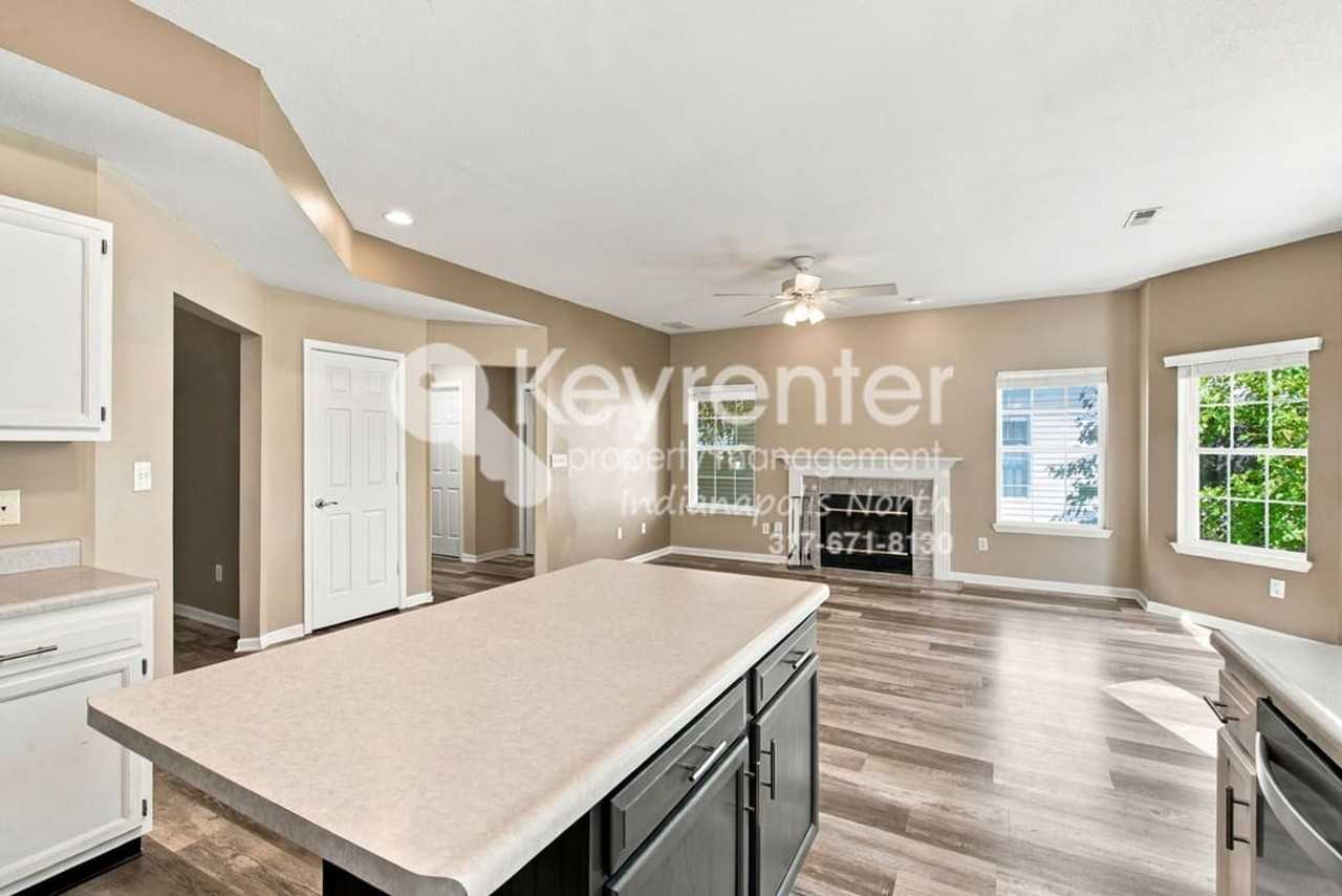 18834 Prairie Crossing Dr - Photo 5 of 16
