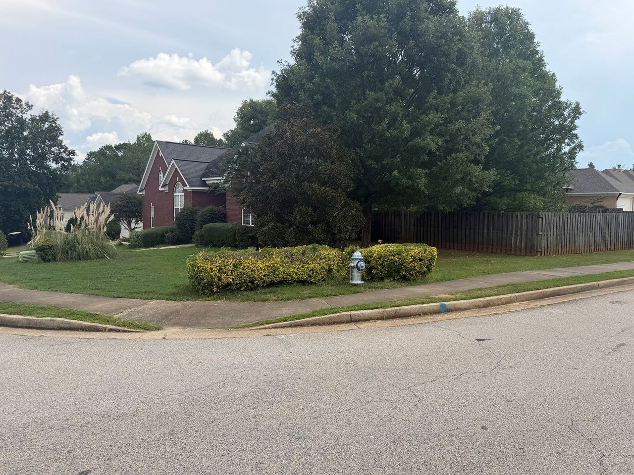 1841 Piedmont Dr - Photo 3 of 5