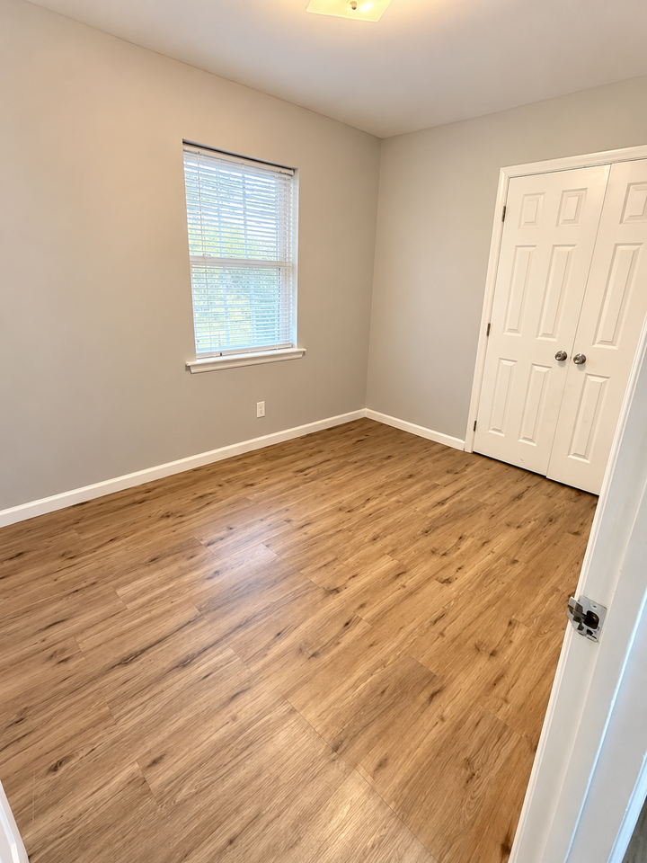 655 Sumner Pl #1 - Photo 3 of 9