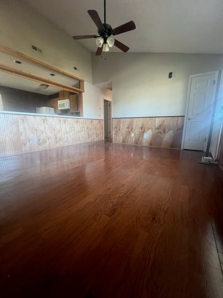 502 502 McFadyen Circle Circle - Photo 2 of 6