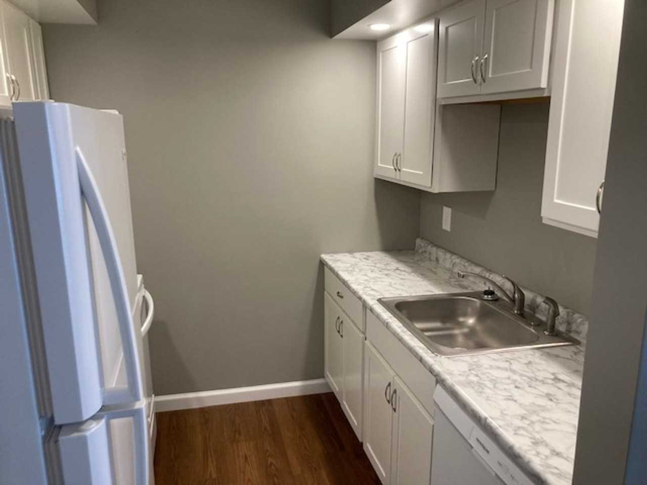 SaraCrest Apartments - Photo 2 of 24