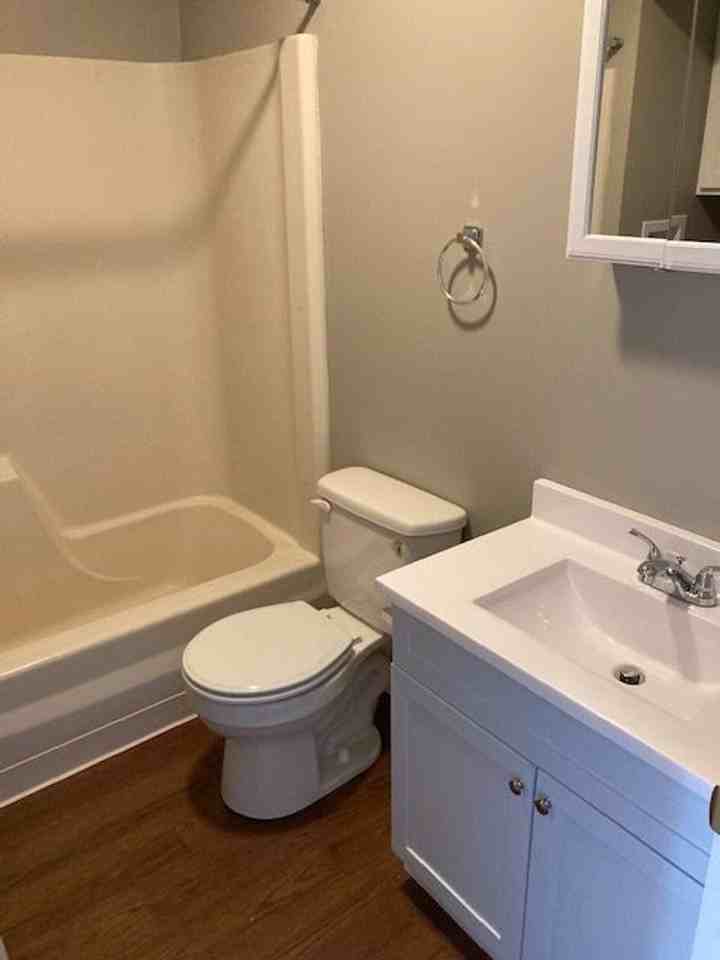 SaraCrest Apartments - Photo 3 of 24