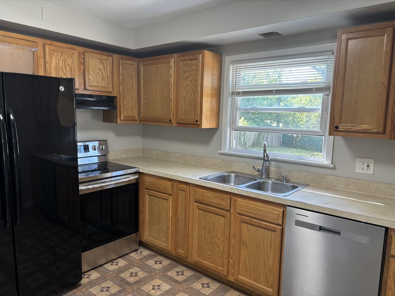 5826 Amrap Drive - Photo 2 of 8