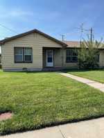 featured image of 2501 Paseo Dr