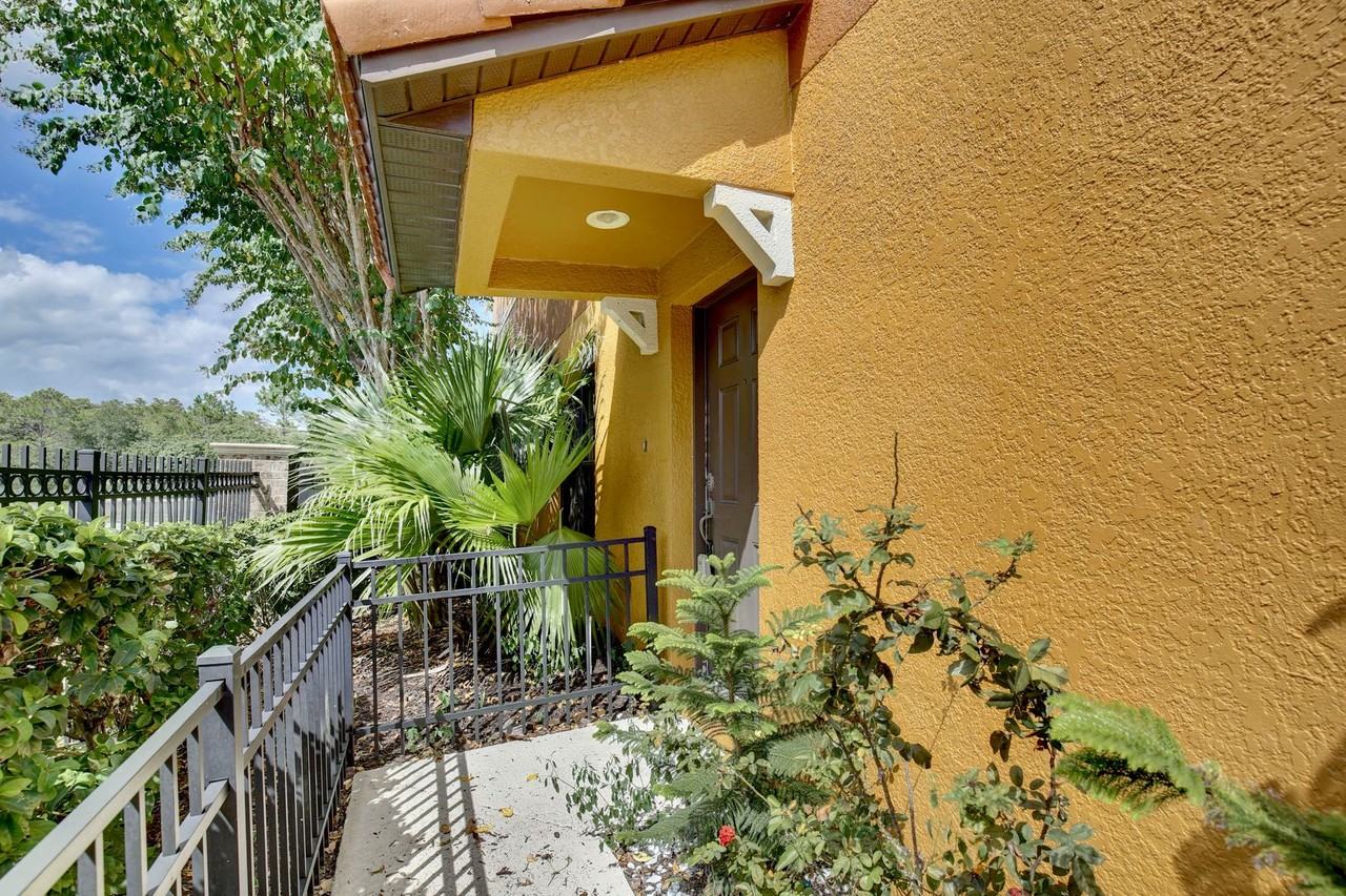 9501 Bacchus Trl - Photo 3 of 29