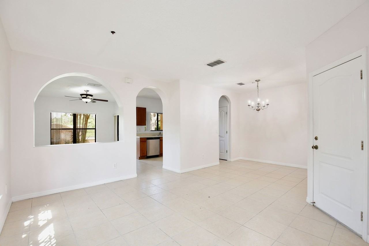 9501 Bacchus Trl - Photo 4 of 29