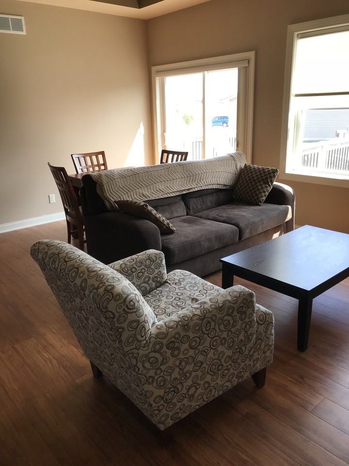 2716 London Dr - Photo 4 of 15