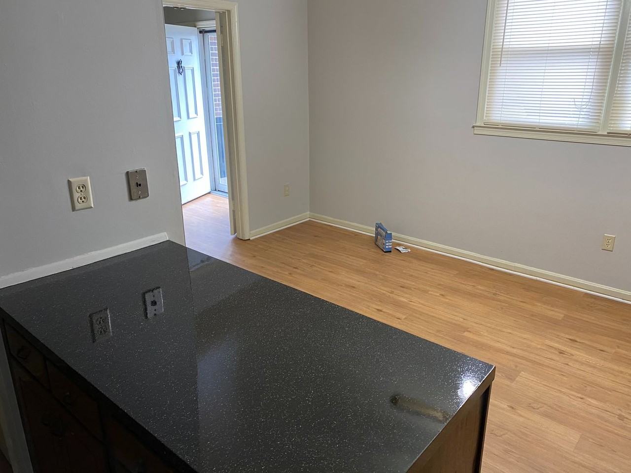 1539 Presidential Dr - Photo 5 of 13
