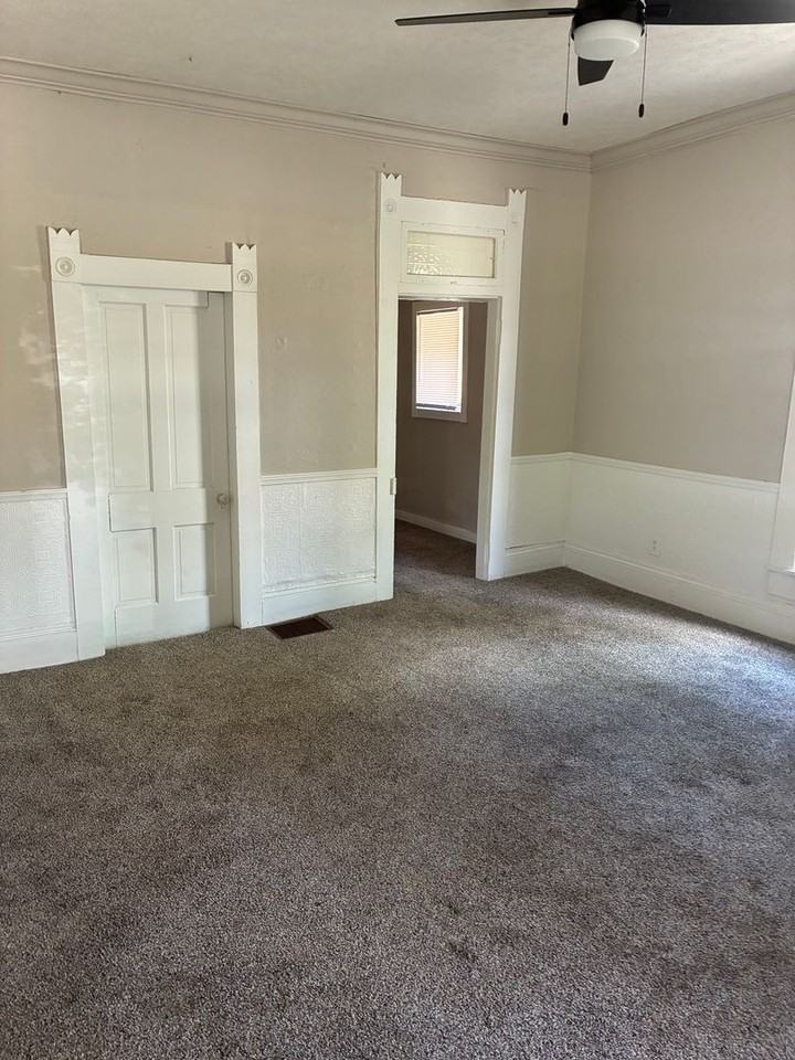 514 E 2nd St - Photo 2 of 20