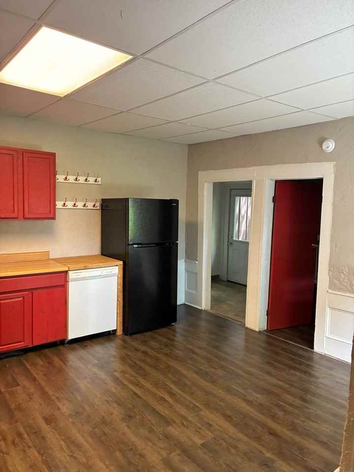 514 E 2nd St - Photo 3 of 20