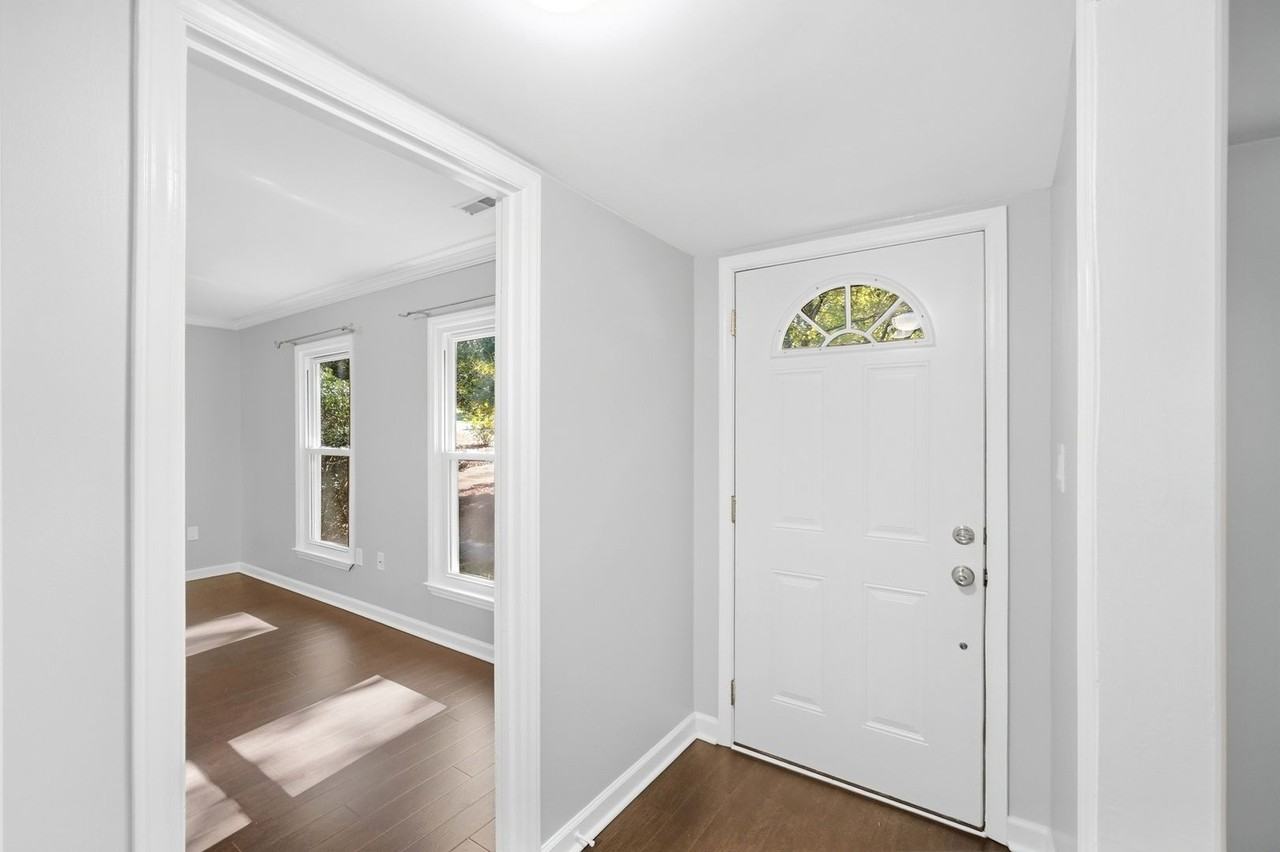12106 Painted Tree Rd - Photo 4 of 41
