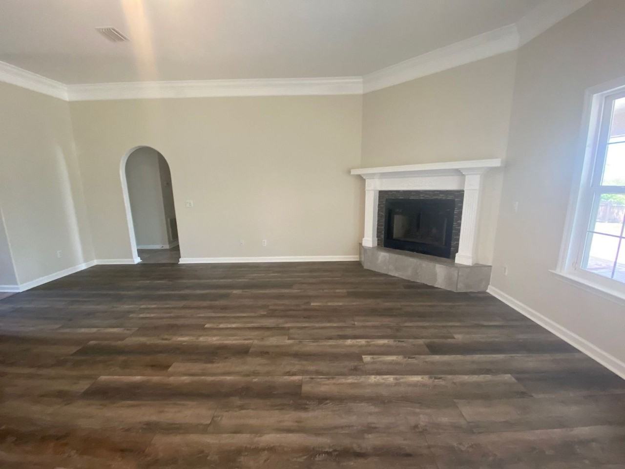 604 Timbers Xing - Photo 3 of 17