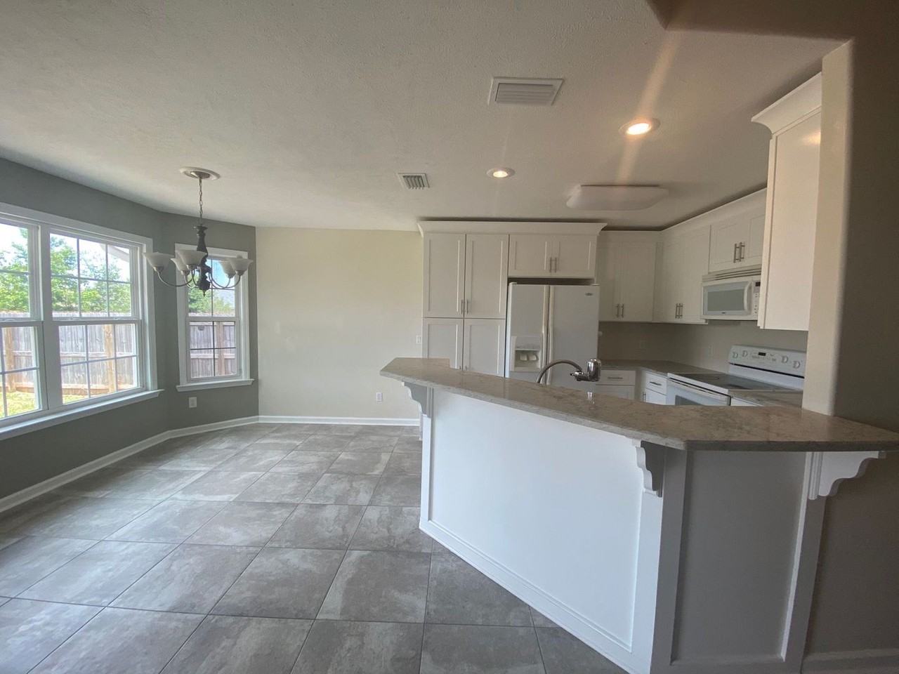 604 Timbers Xing - Photo 5 of 17