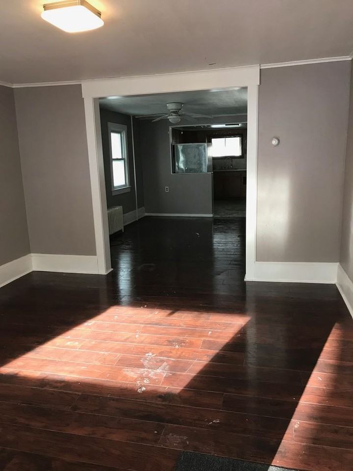511 E Abbott St - Photo 2 of 12