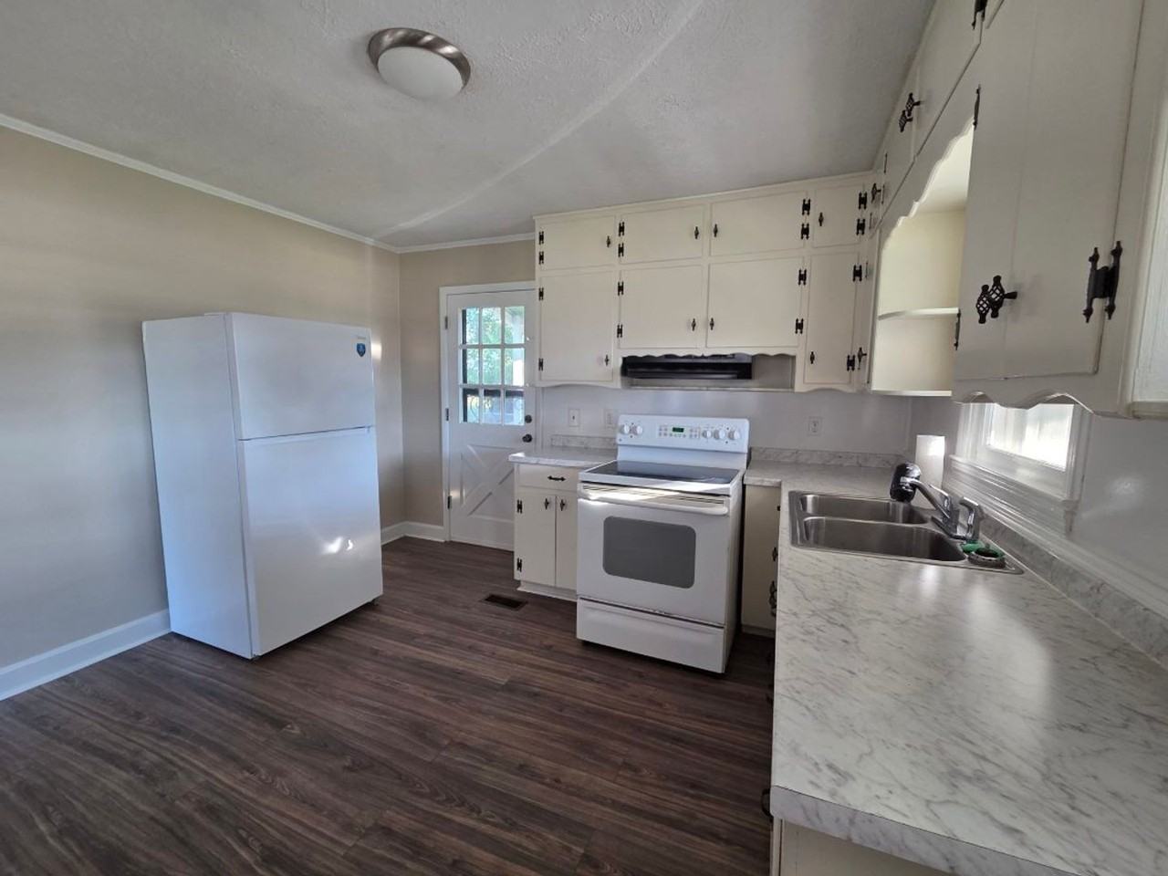 103 E Ham St - Photo 6 of 11