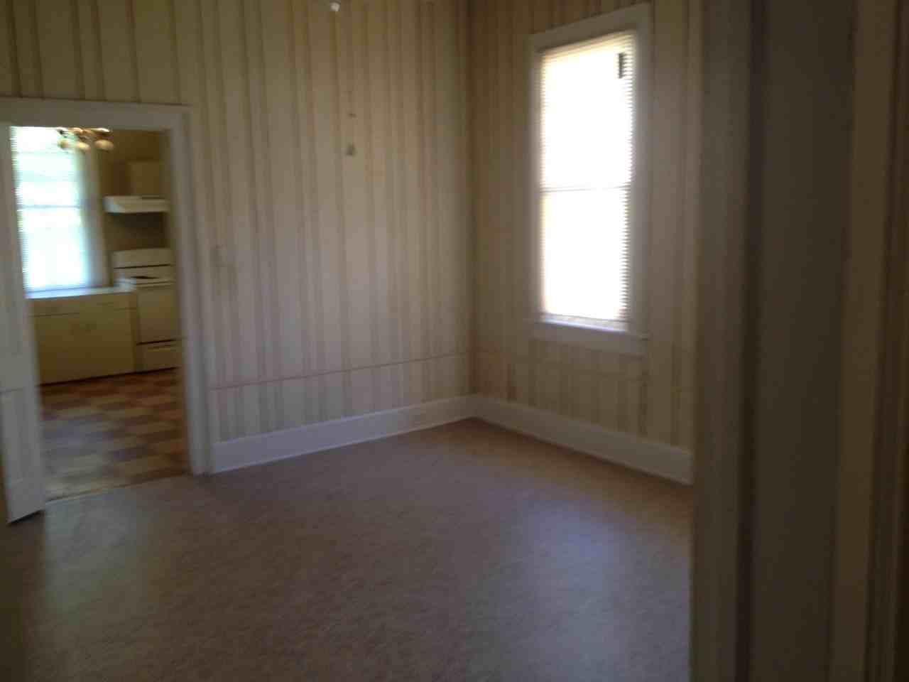 603 25th St - Photo 5 of 8