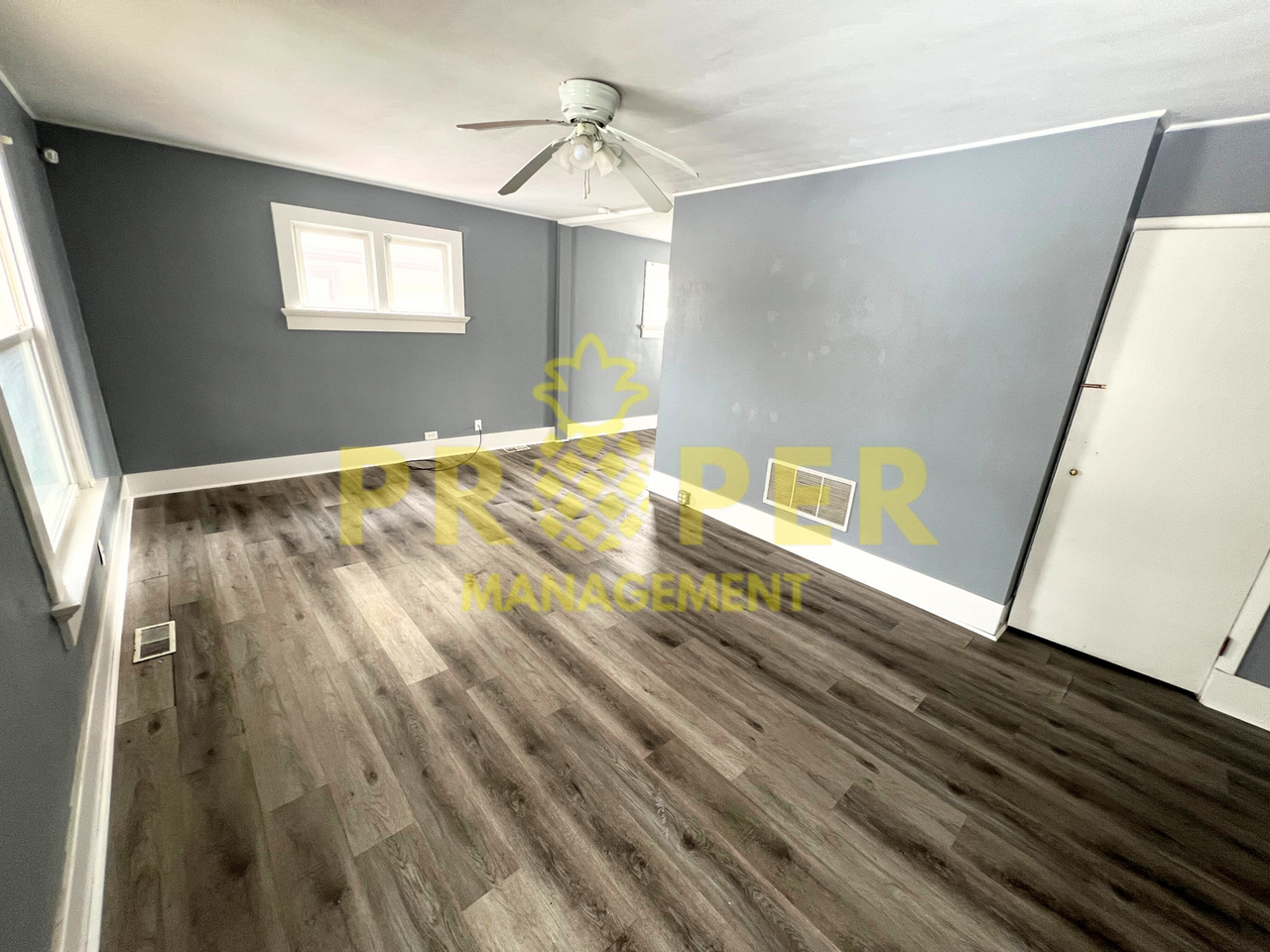 36 Sandhurst Dr - Photo 4 of 12