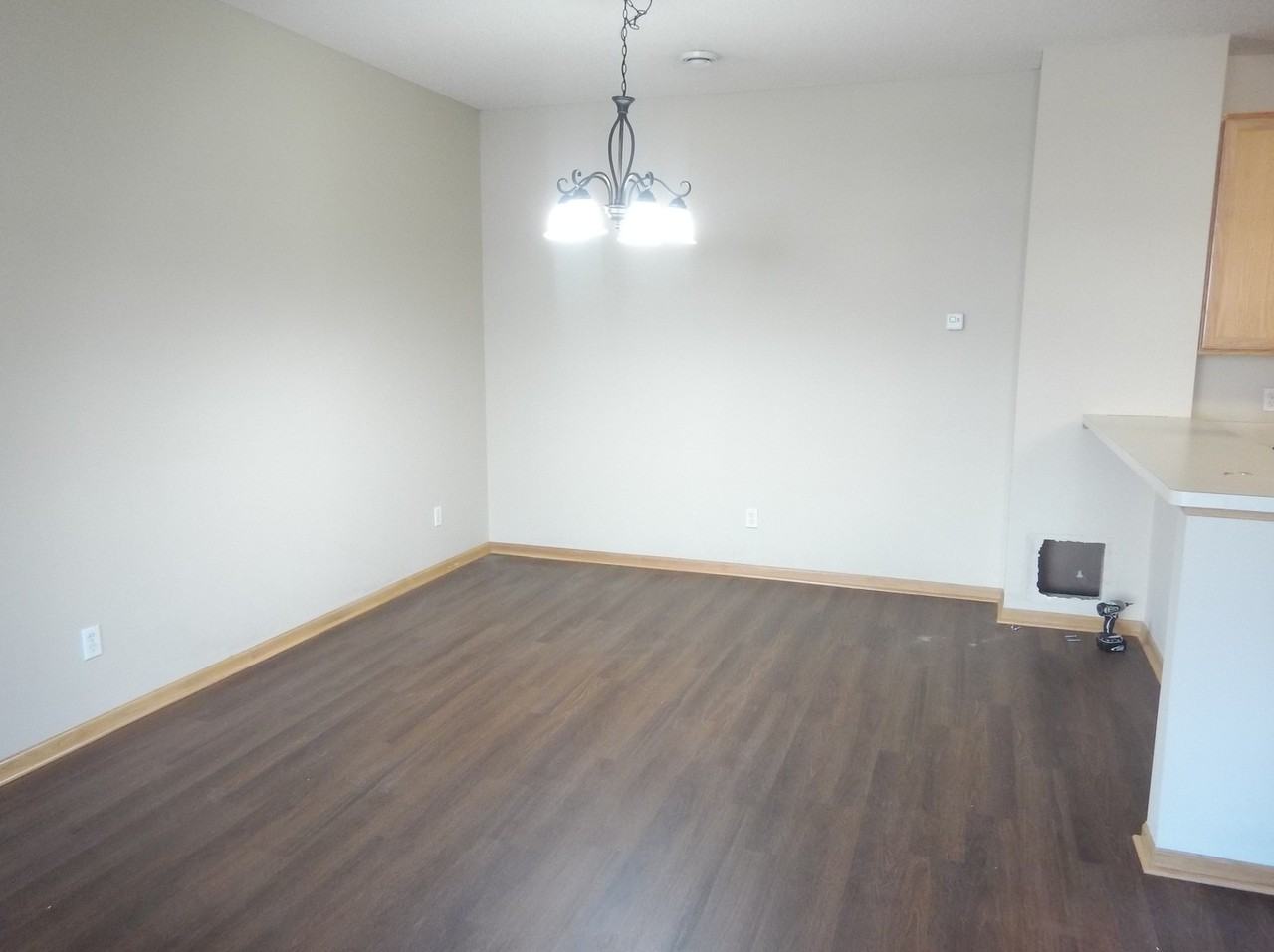 851 Willow Glen Ct - Photo 6 of 10
