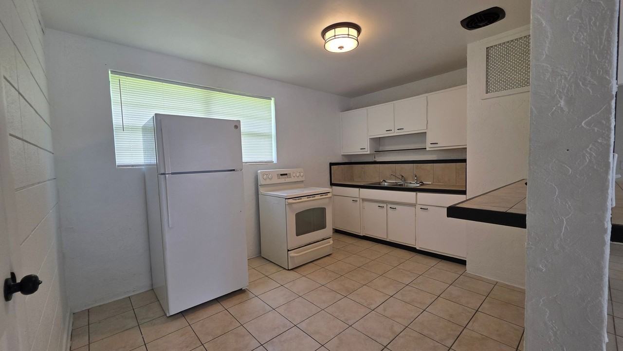 751 Fairmount Rd - Photo 3 of 8