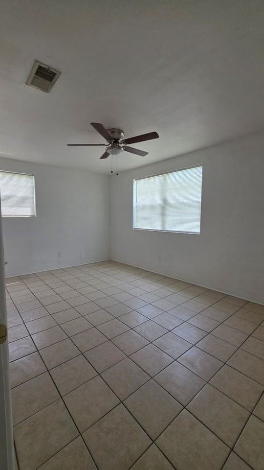 751 Fairmount Rd - Photo 4 of 8