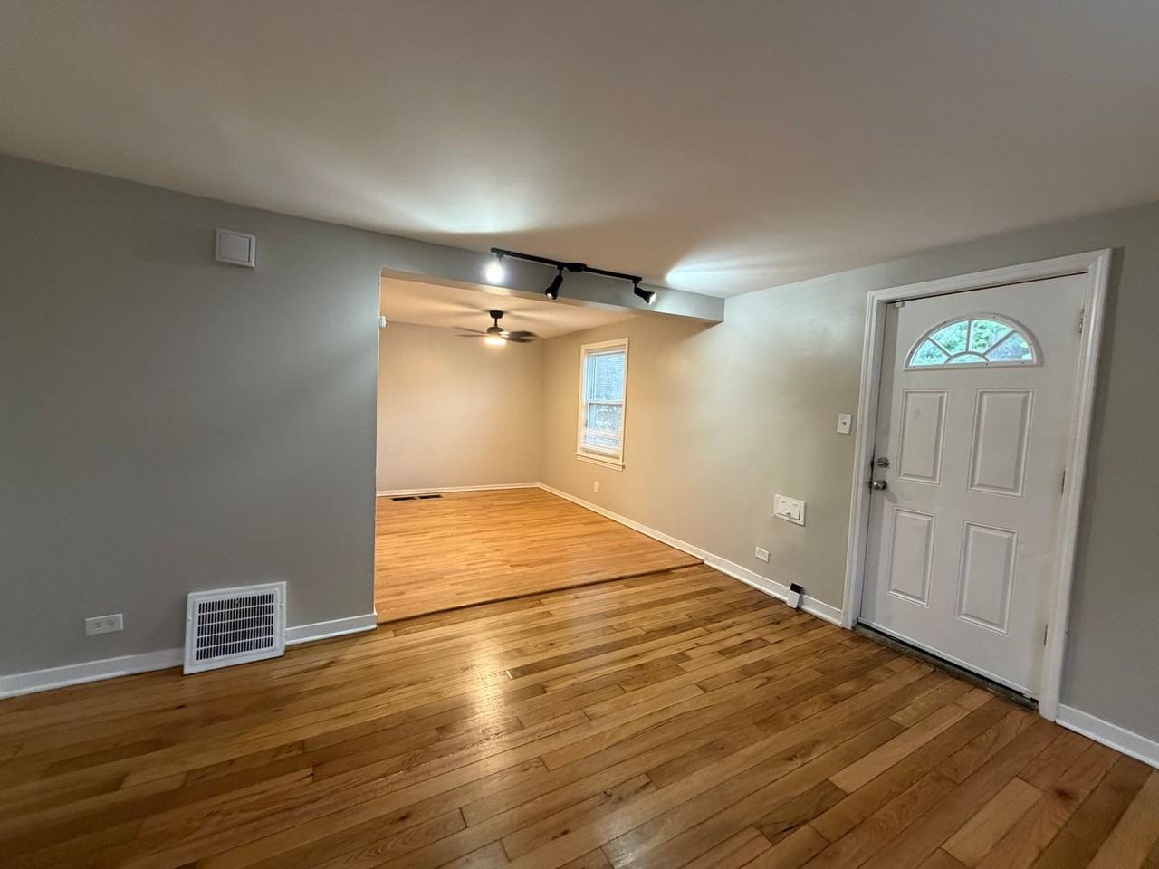 8345 S Hamilton Ave - Photo 3 of 15