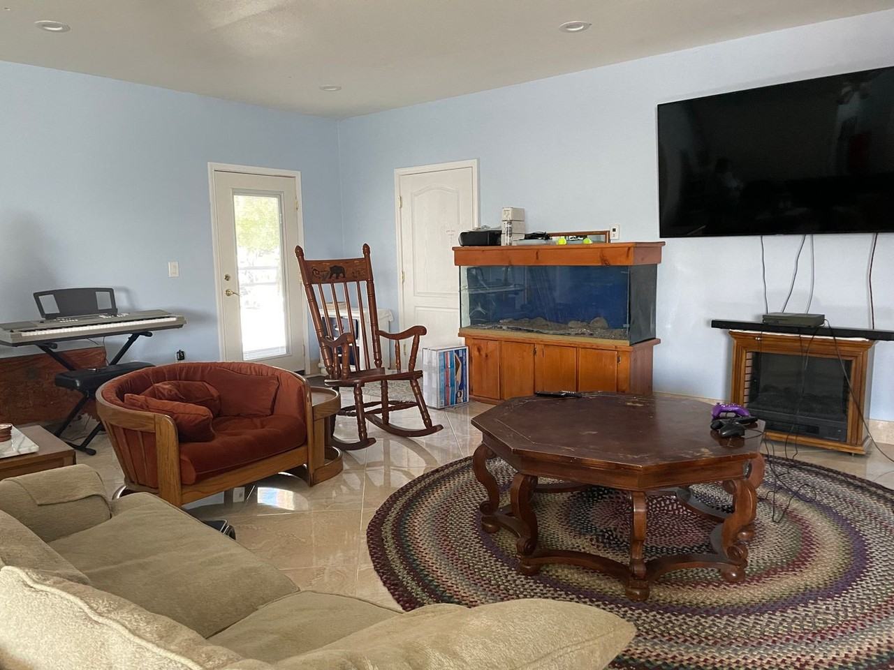 10850 Longhorn Dr - Photo 2 of 7