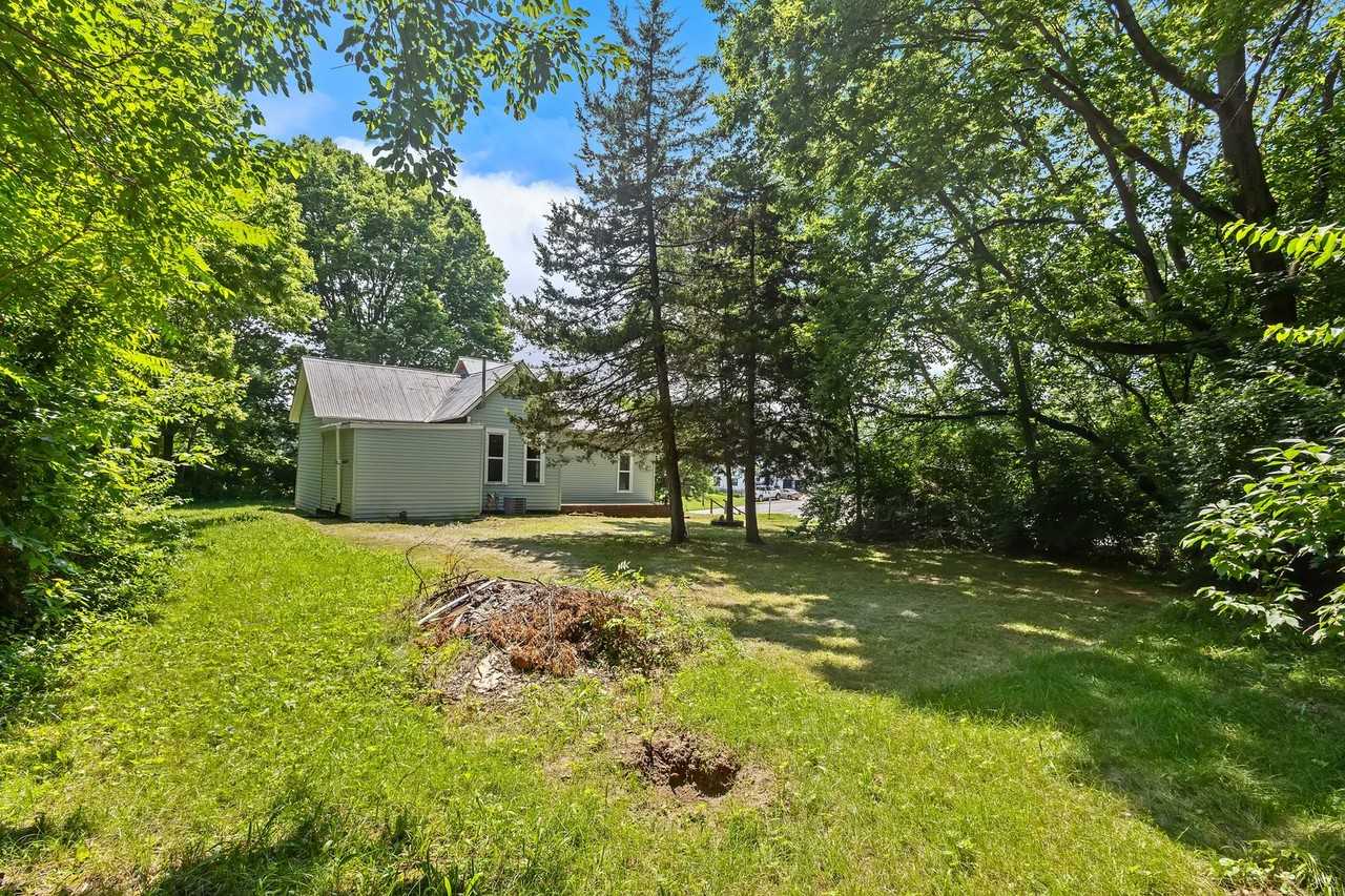 321 S Main St - Photo 6 of 18
