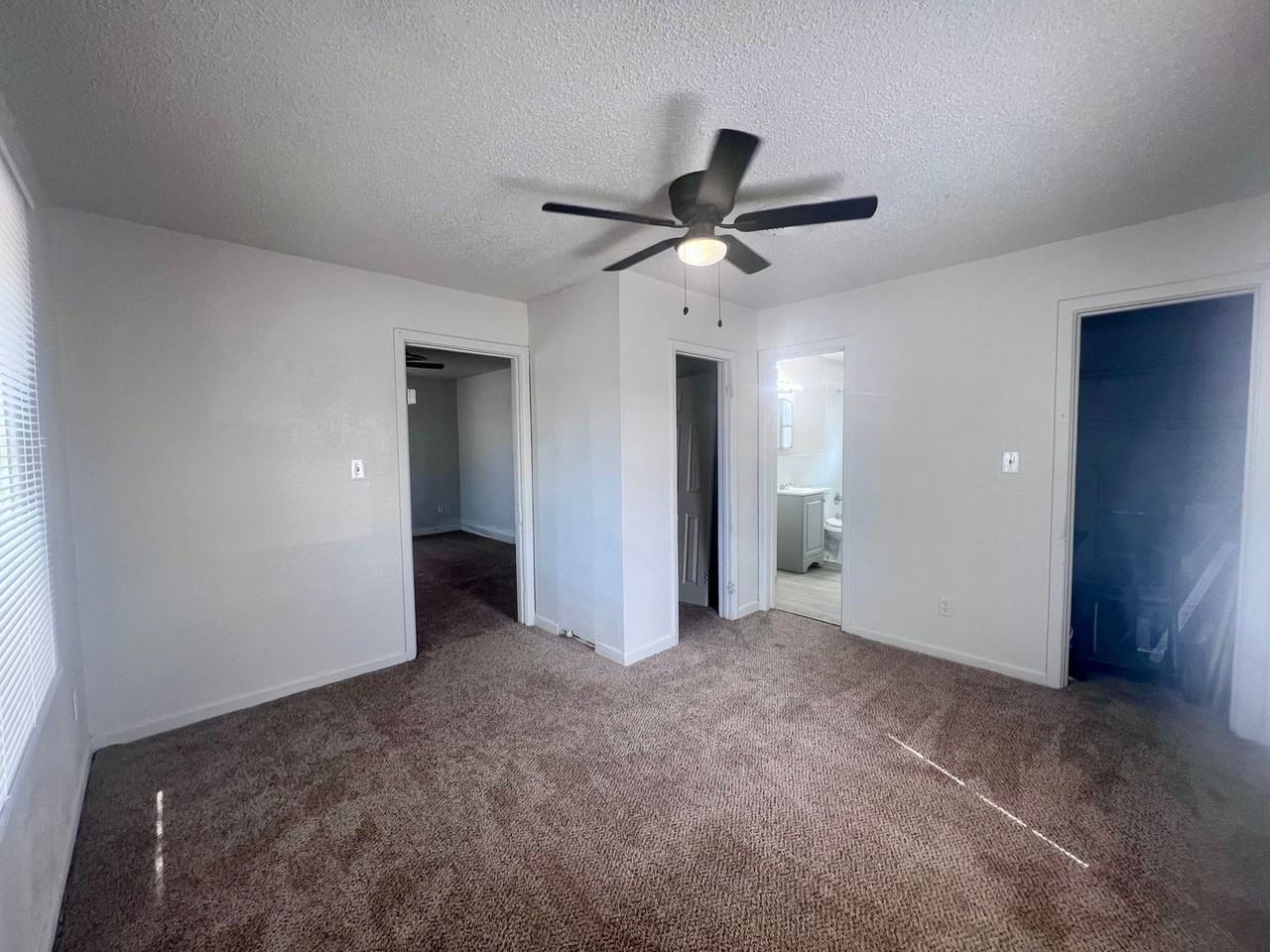 2205 Avenue K - Photo 5 of 6
