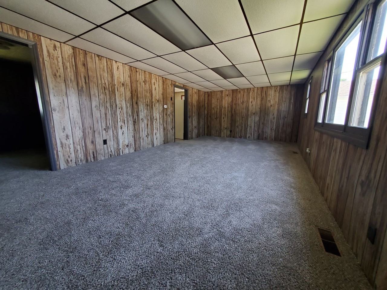 203 N 11th St - Photo 2 of 7