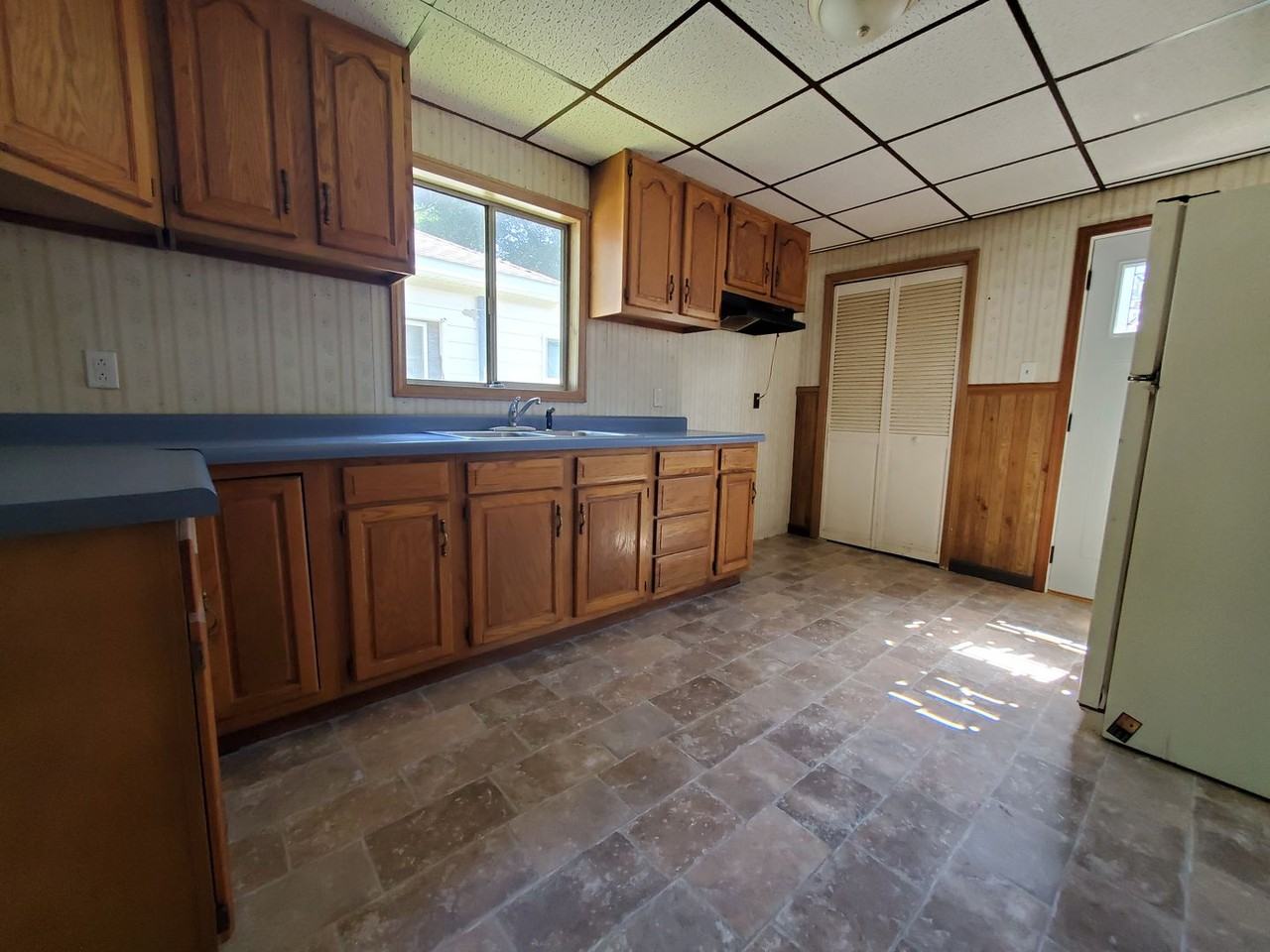 203 N 11th St - Photo 6 of 7