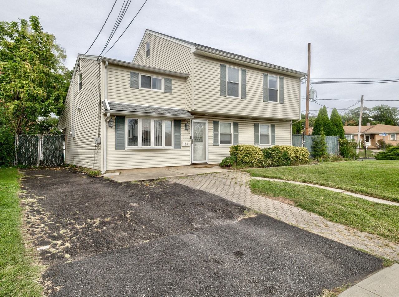 74 Markowitz St - Photo 2 of 41