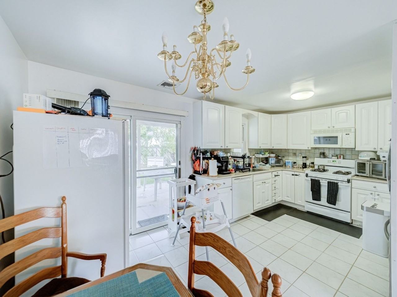 74 Markowitz St - Photo 7 of 41