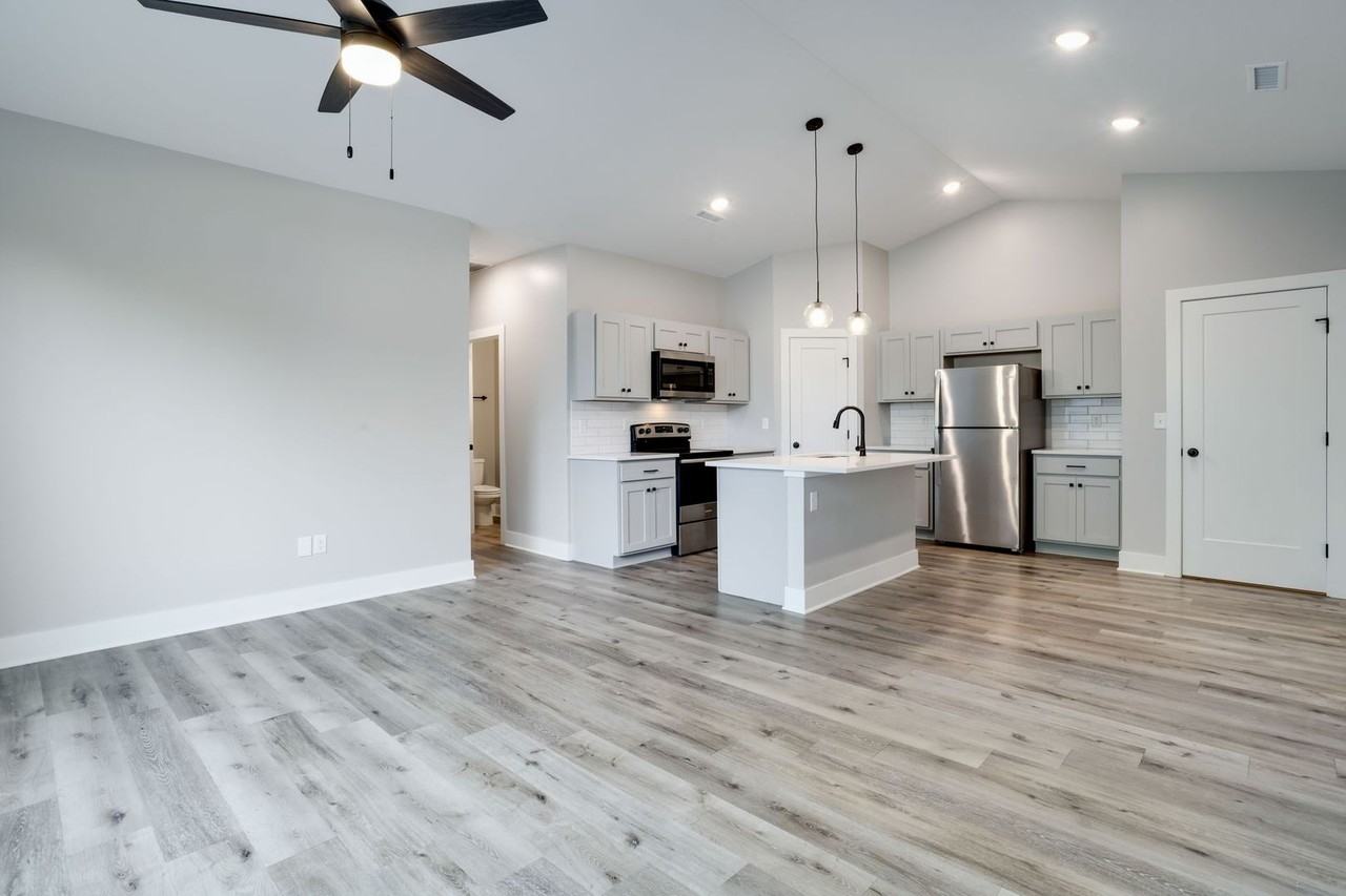178 S Anna St - Photo 2 of 11