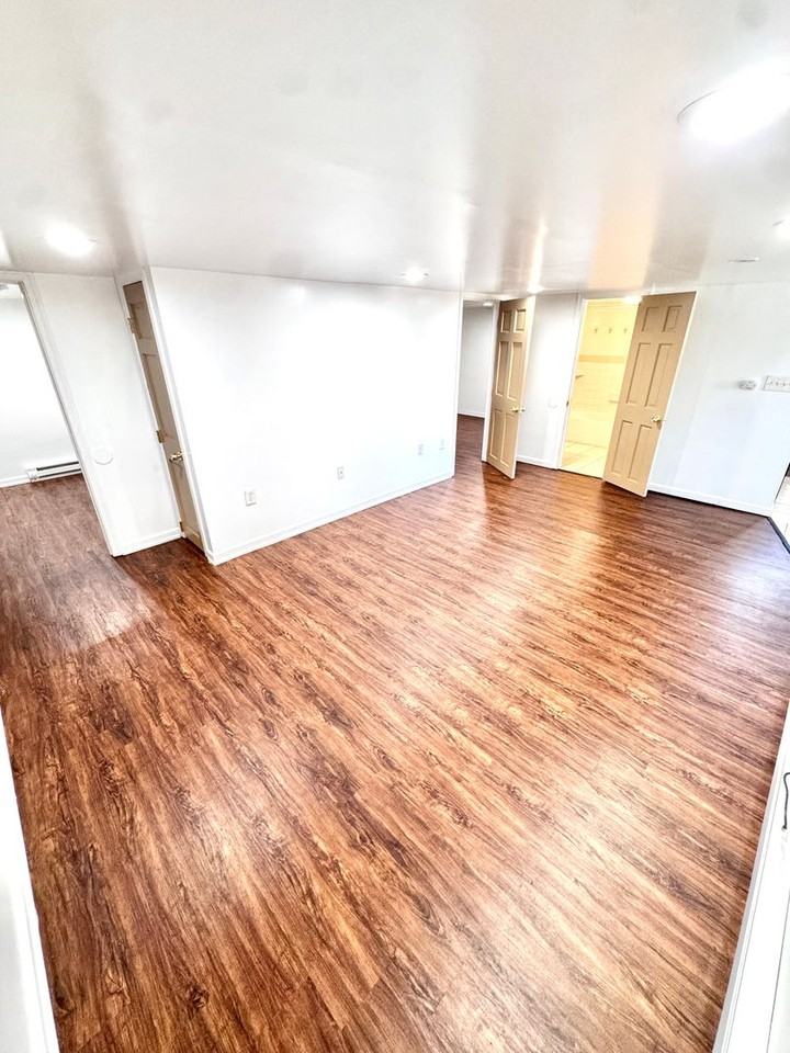 1540 Liberty St - Photo 2 of 11