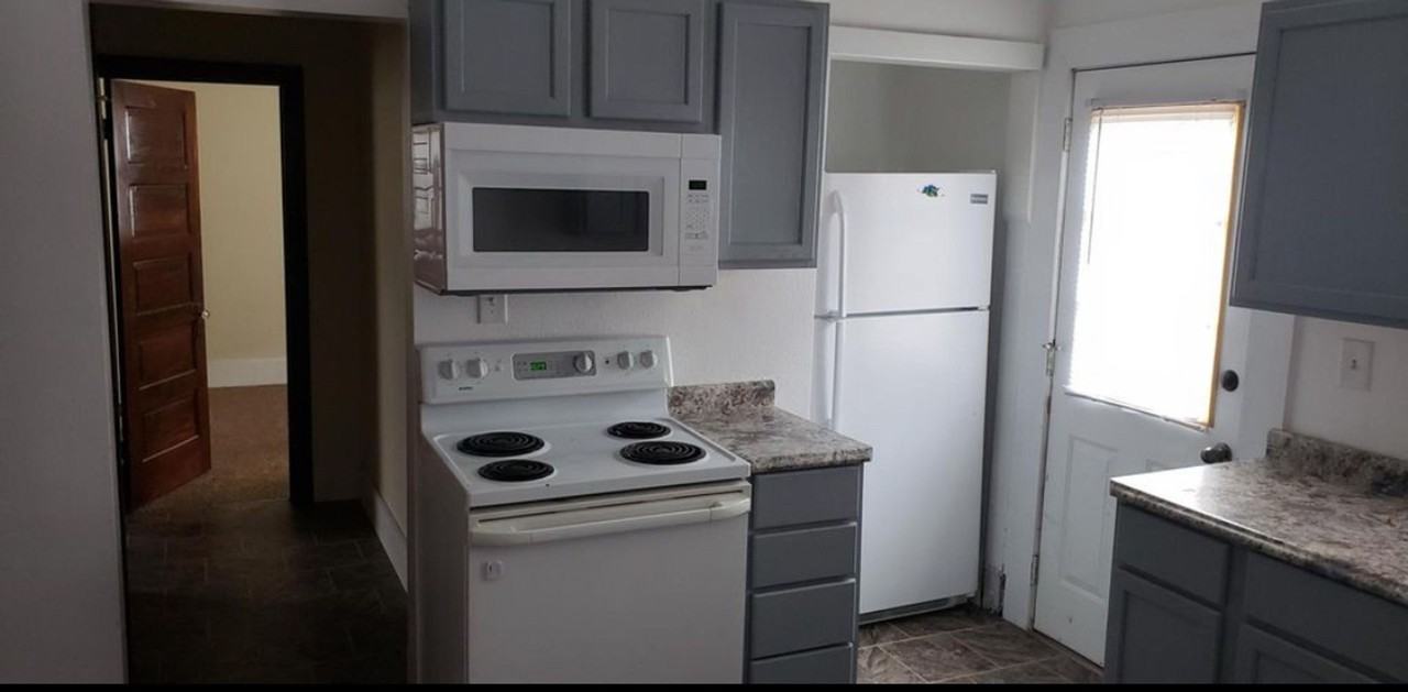 709 7th St - Photo 2 of 10
