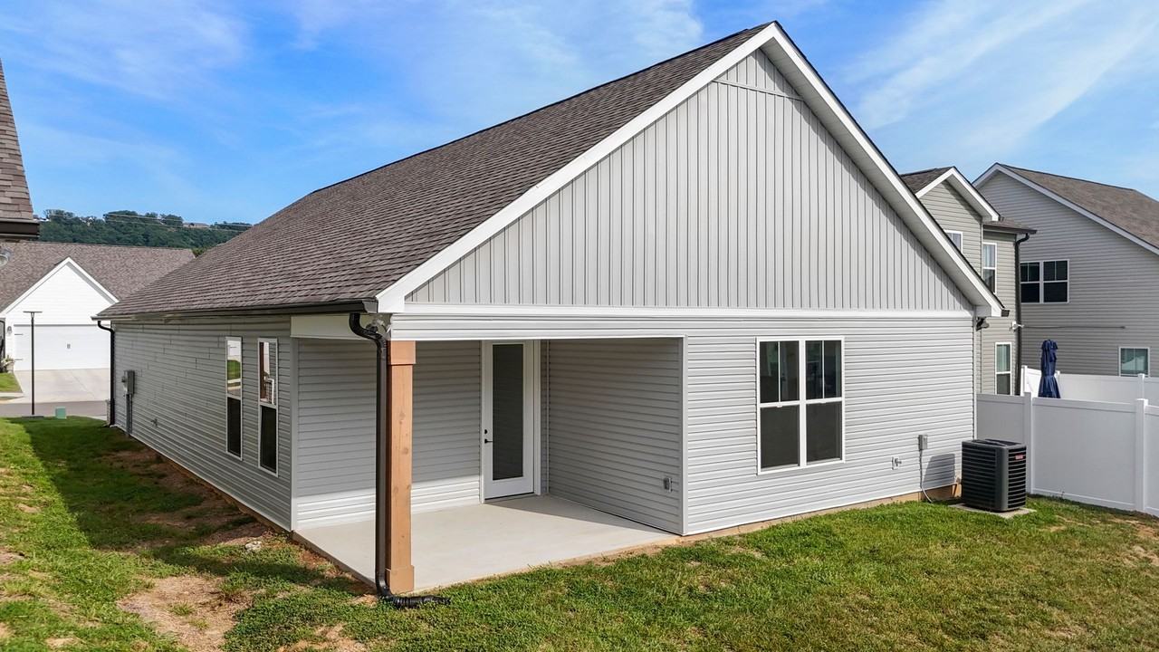 6587 Elizabeth Ann Way - Photo 3 of 23