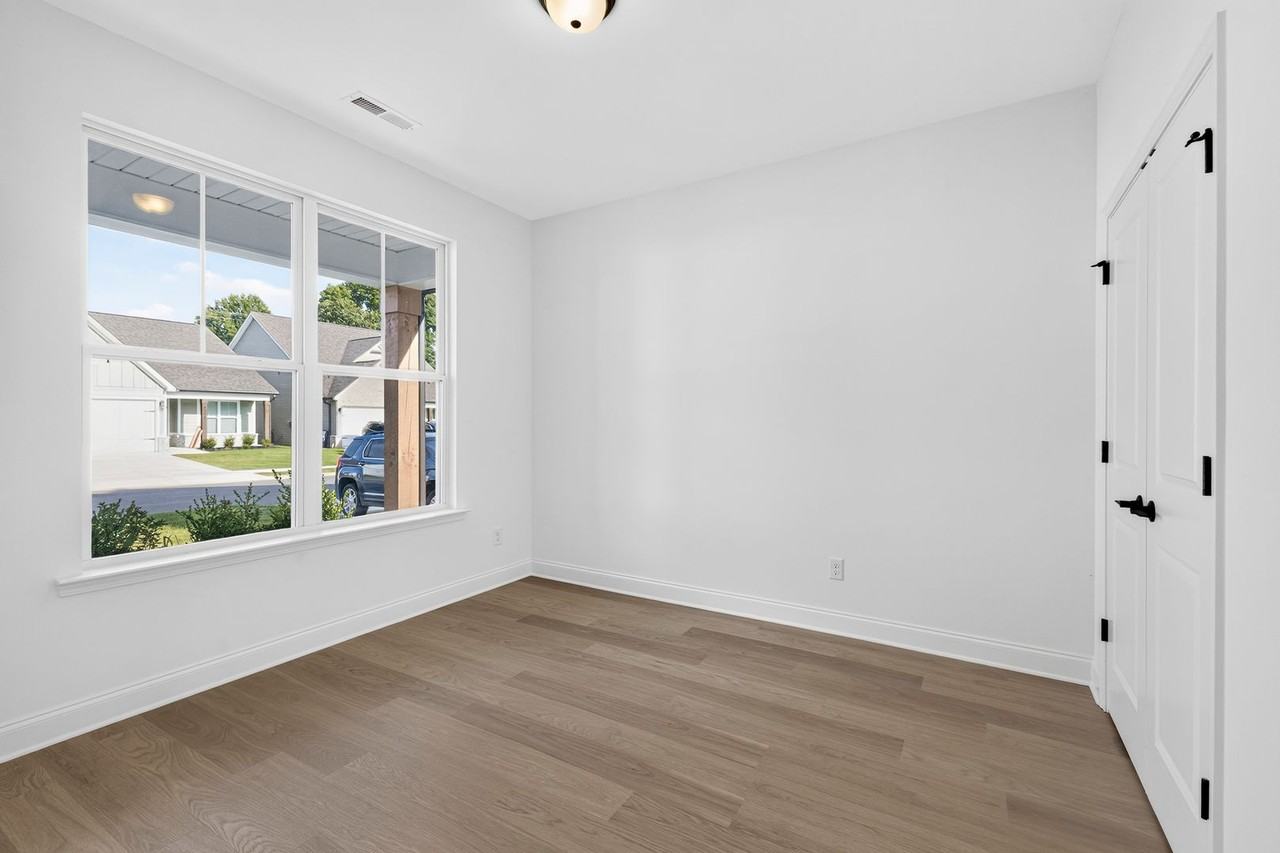 6587 Elizabeth Ann Way - Photo 4 of 23