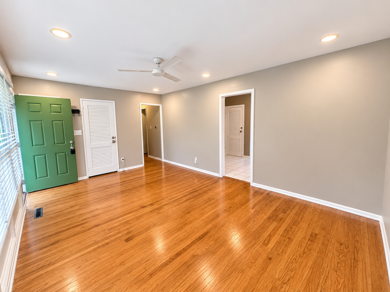 3023 Lynnwood Way - Photo 4 of 16