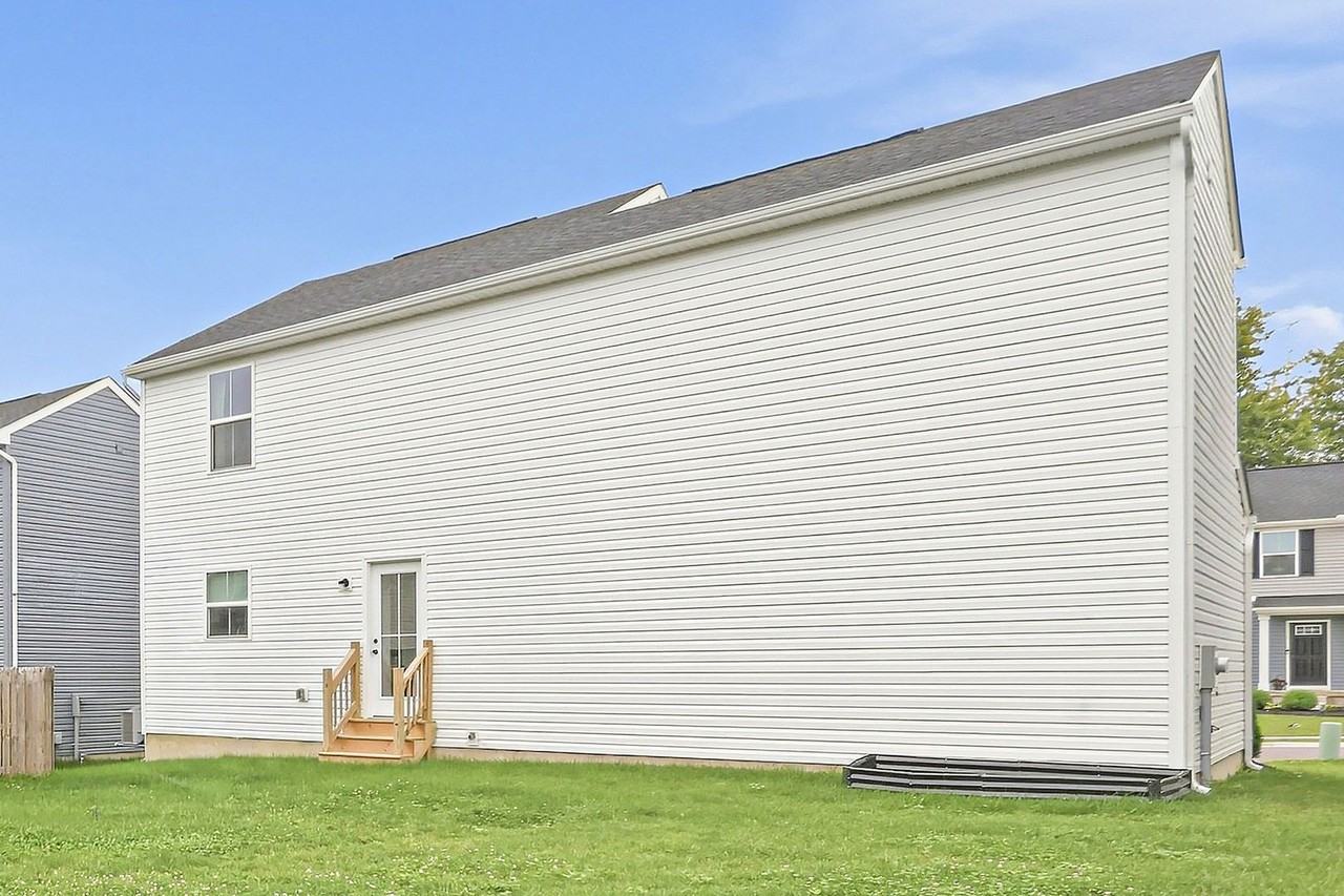 226 London Ave - Photo 3 of 10