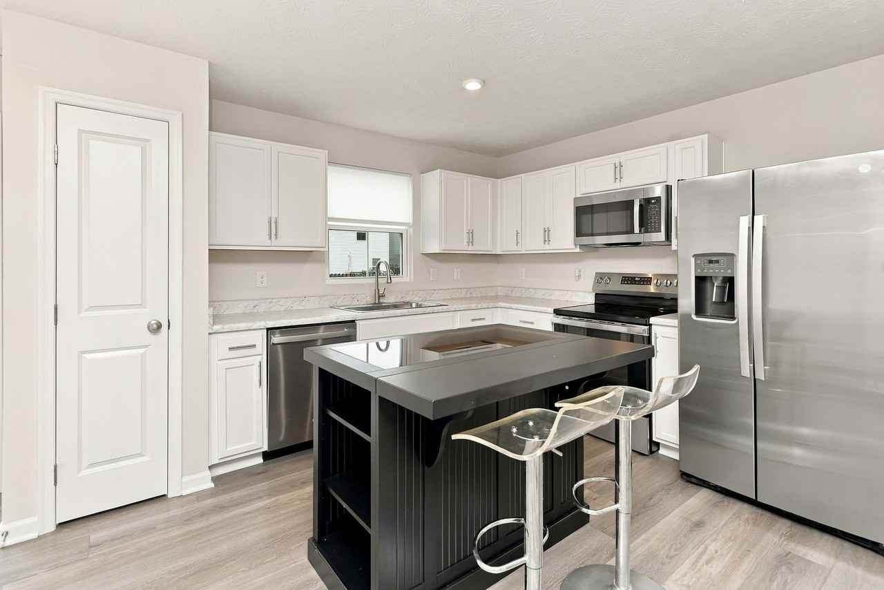 226 London Ave - Photo 5 of 10