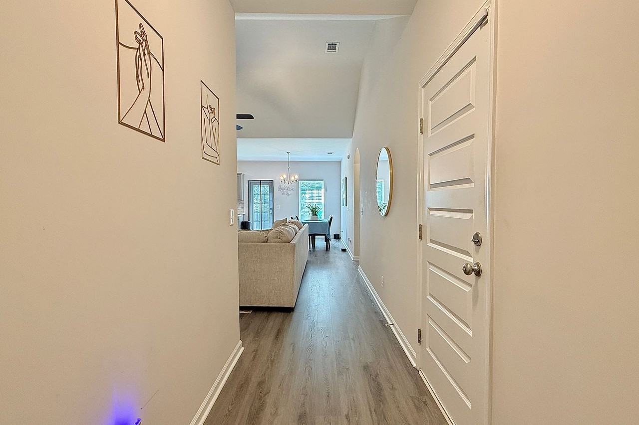 30 Renwick Loop - Photo 2 of 32