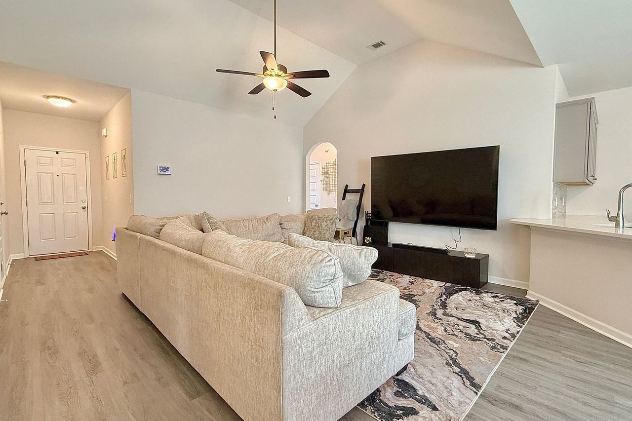 30 Renwick Loop - Photo 4 of 32