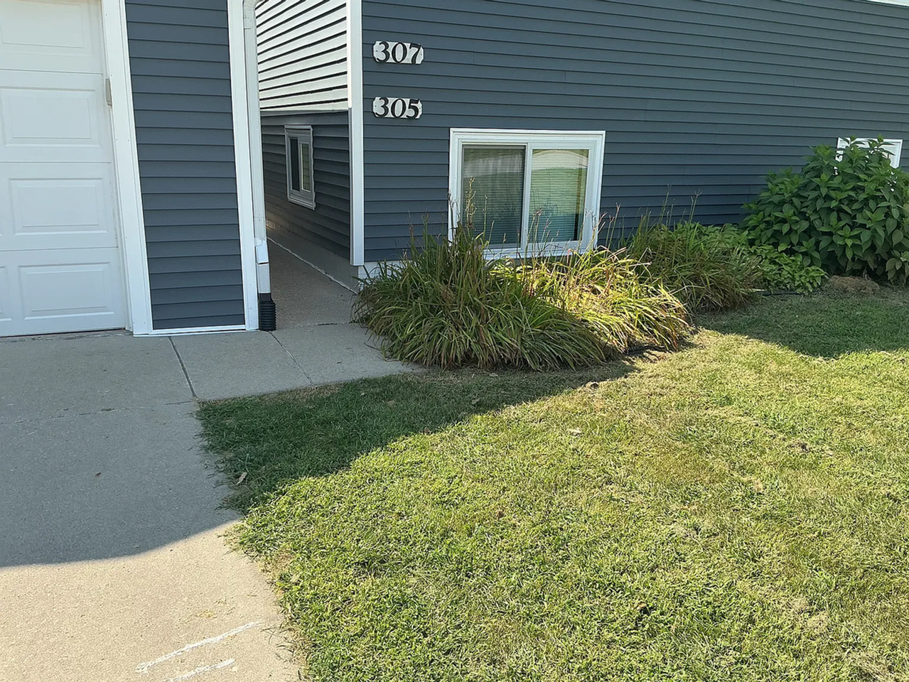 305 Abraham Dr - Photo 2 of 15