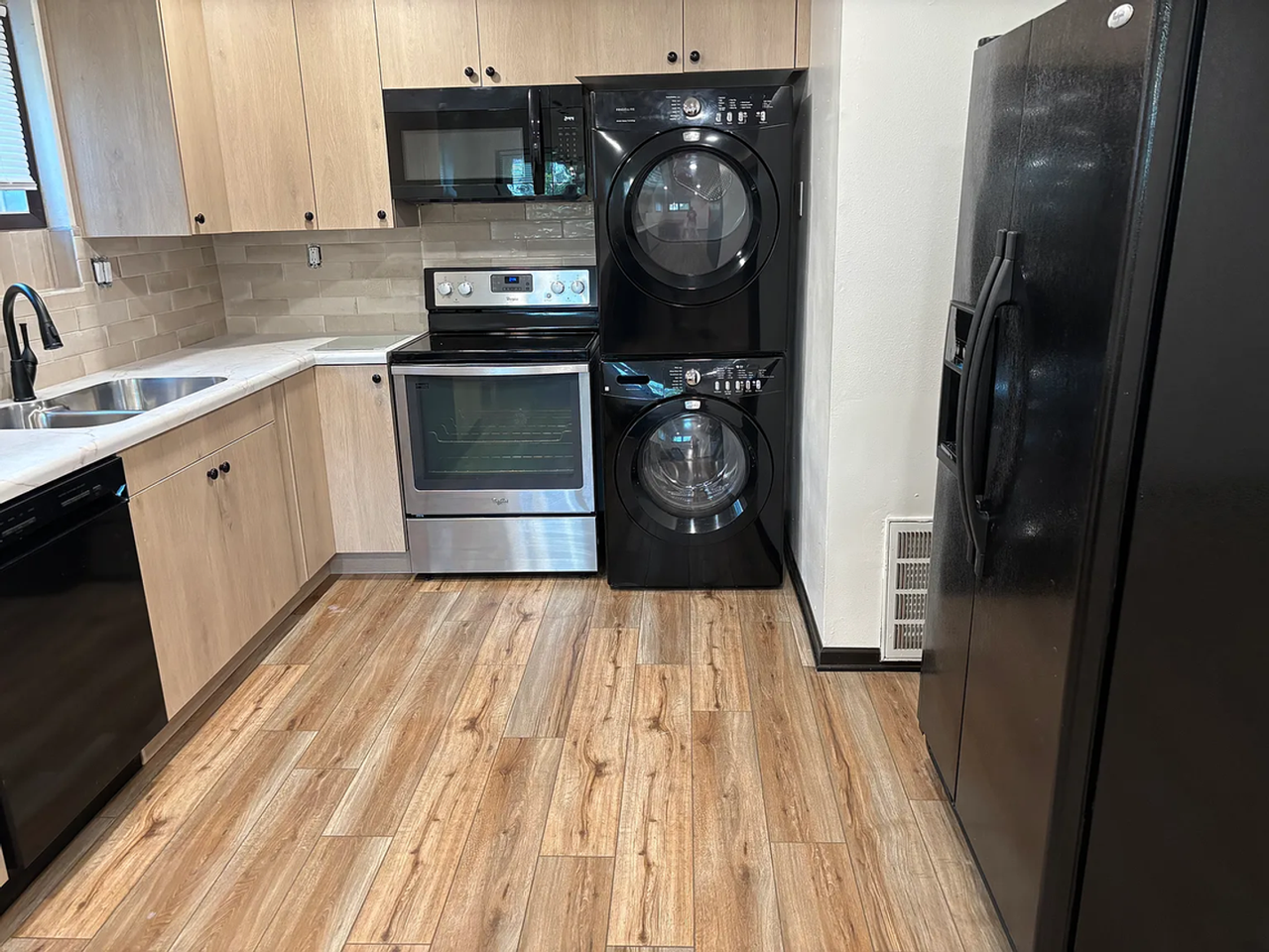 305 Abraham Dr - Photo 5 of 15