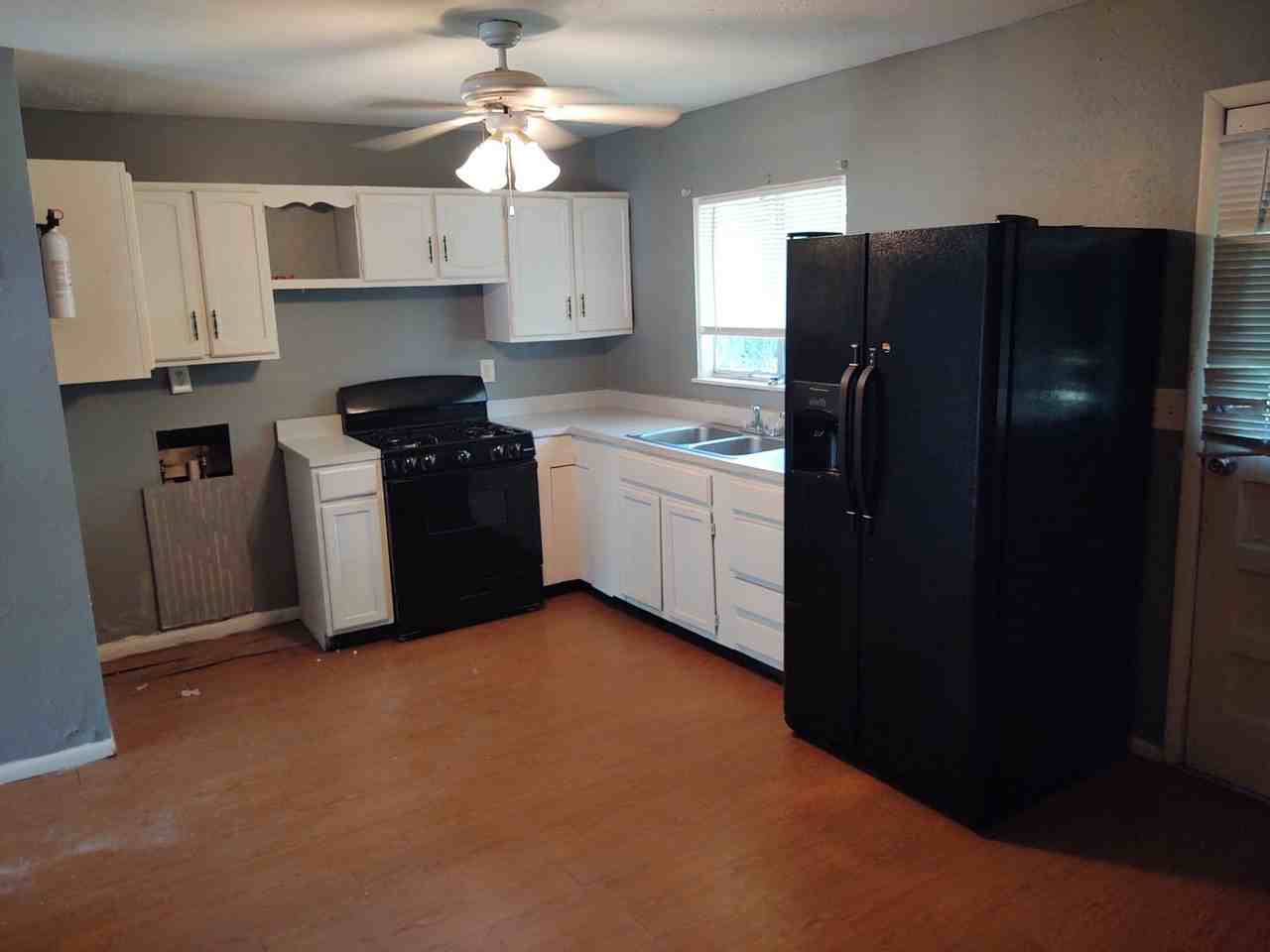 8403 E 42nd St - Photo 2 of 9