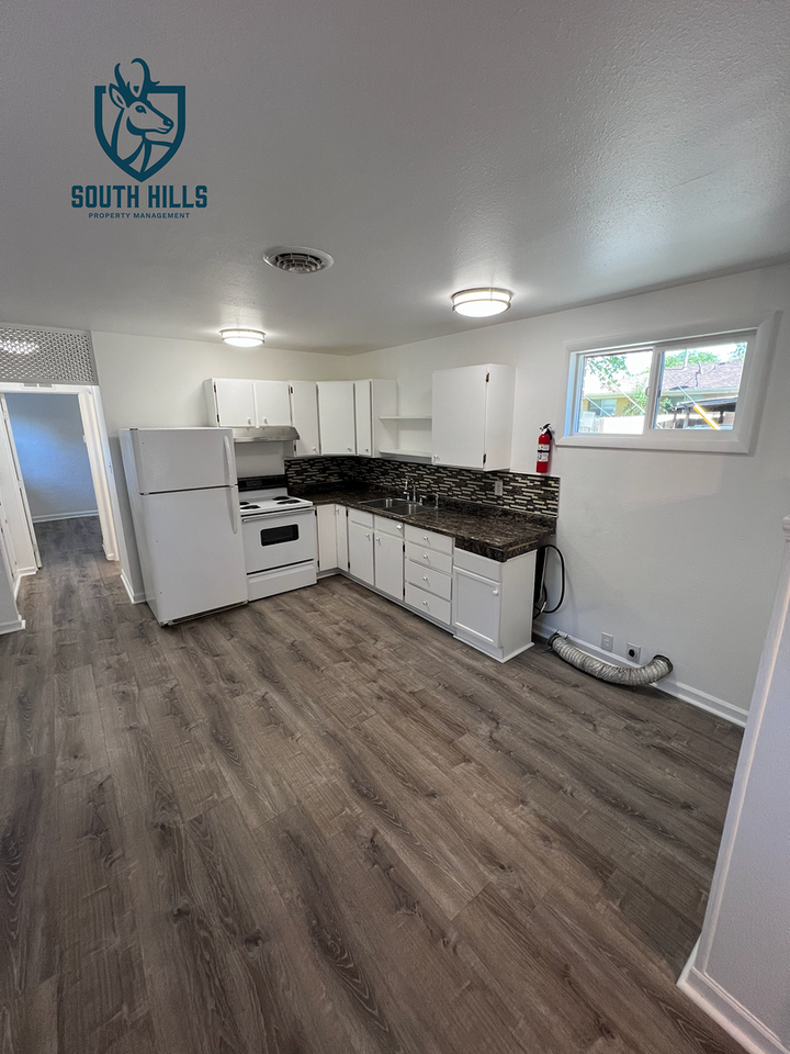180 Shoup Ave W - Photo 6 of 19