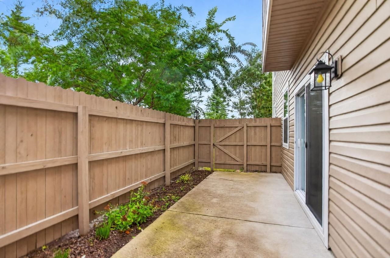 3868 Clarendon Way - Photo 5 of 26