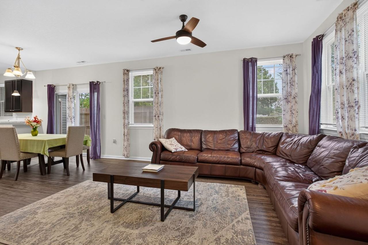 3868 Clarendon Way - Photo 6 of 26